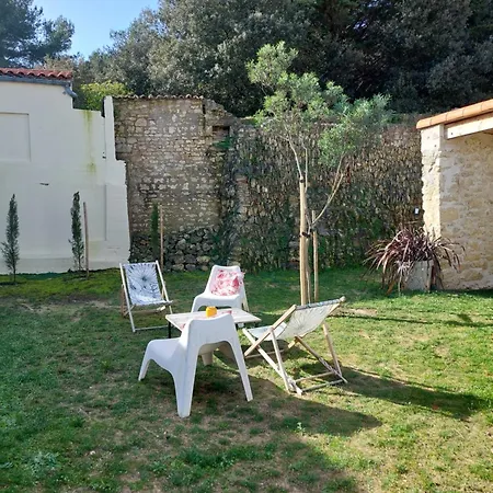 Maison De Vacances A Domino Les Sables Vignier